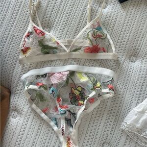 NEW floral lace intimate lingerie bra and underwear set